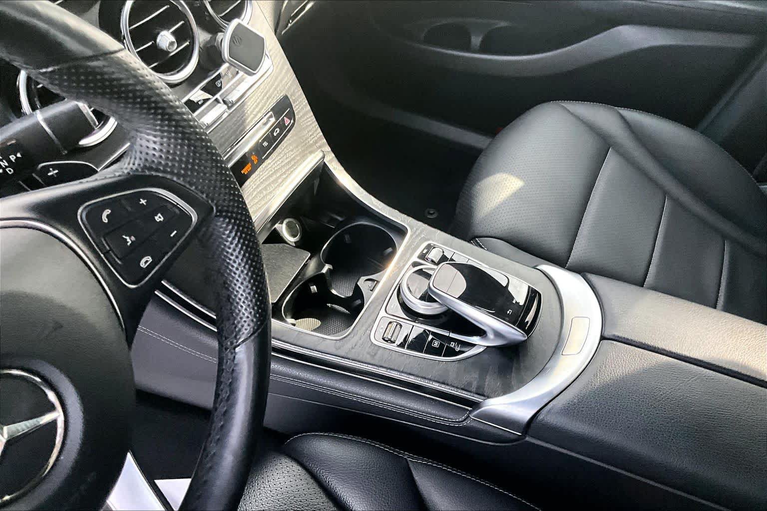 Used 2019 Mercedes-Benz GLC 350e 4MATIC image 17