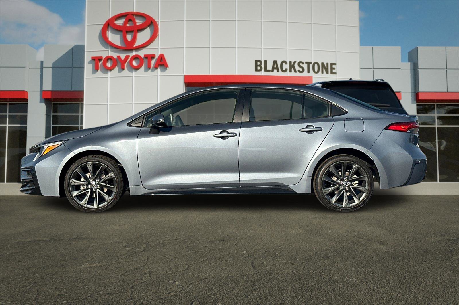 Certified 2026 Toyota Corolla SE w/ SE Package FWD image 6