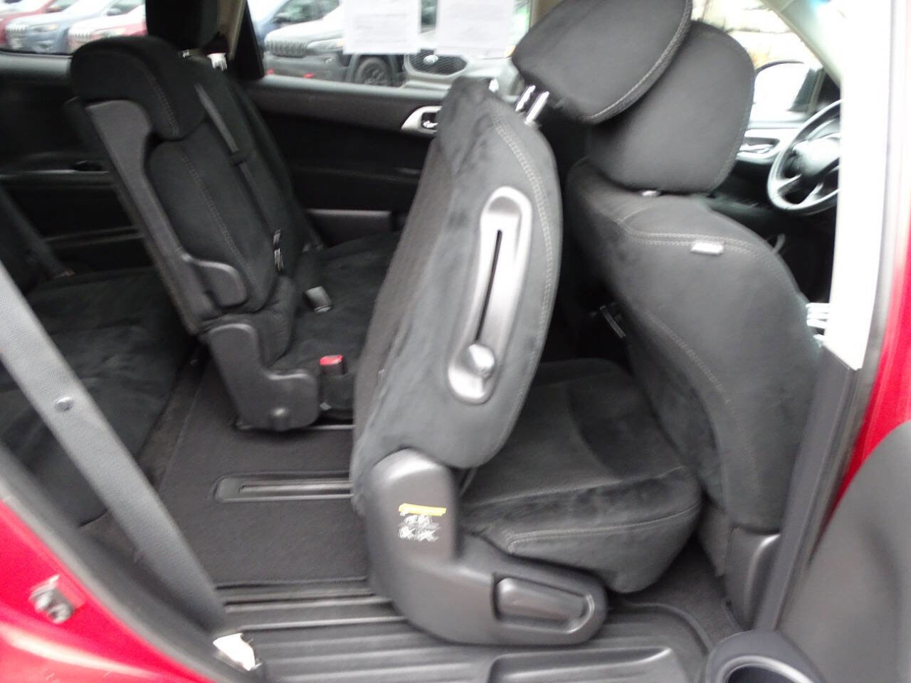 Used 2015 Nissan Pathfinder SV image 34
