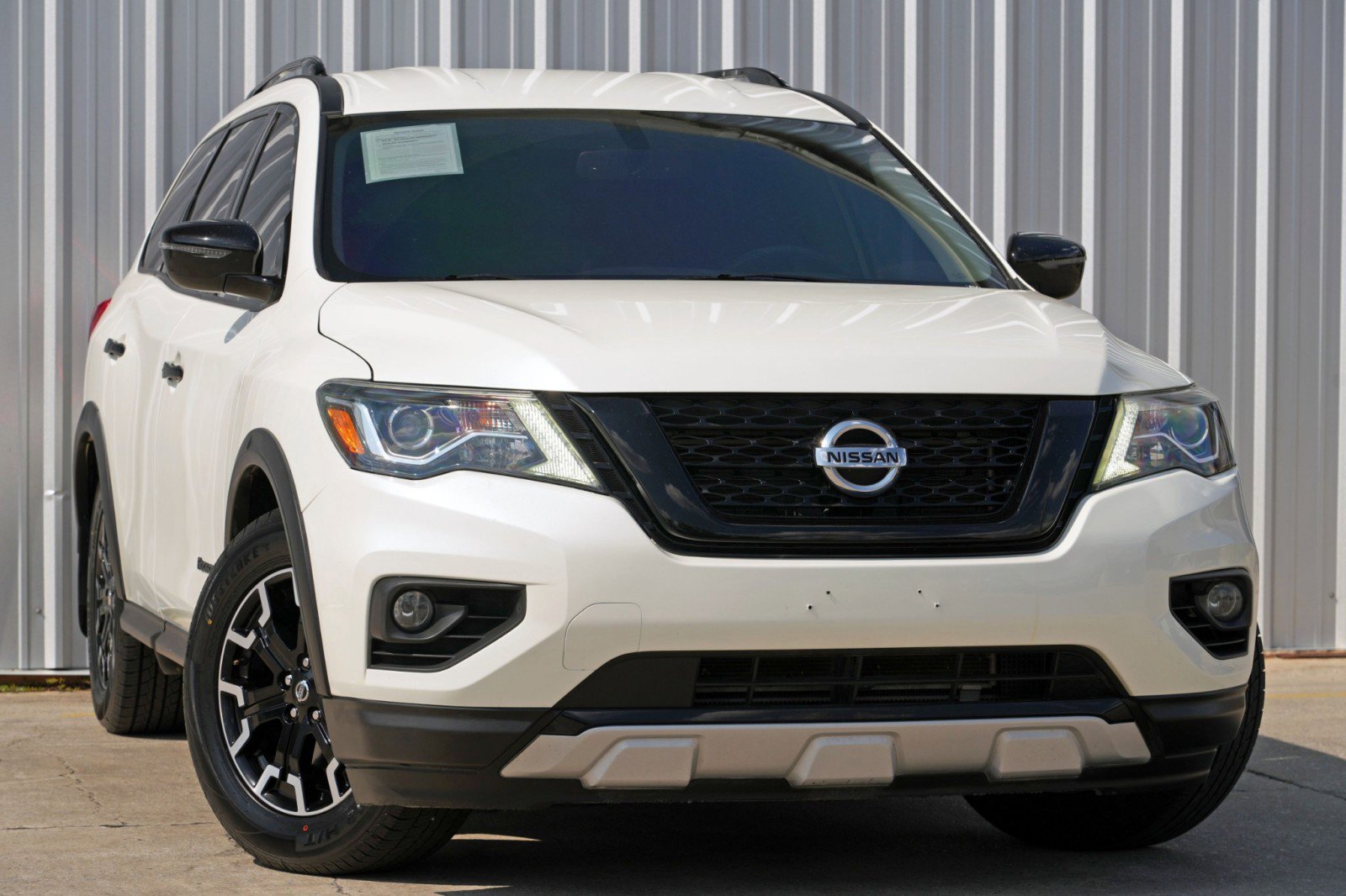 Used 2020 Nissan Pathfinder SV w/ Rock Creek Edition image 2