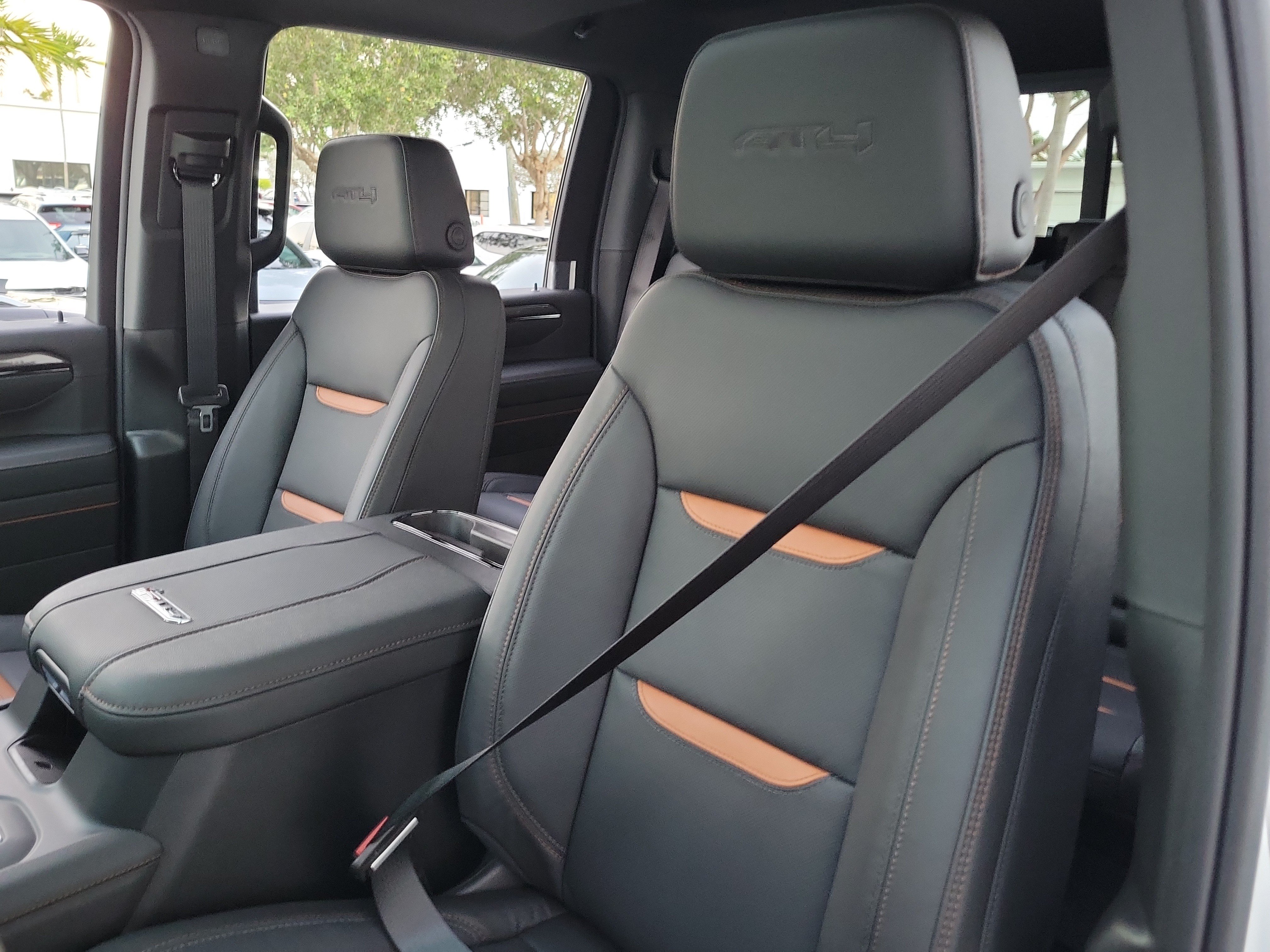 New 2026 GMC Sierra 2500 AT4 w/ AT4 Premium Plus Package AWD/4WD image 20