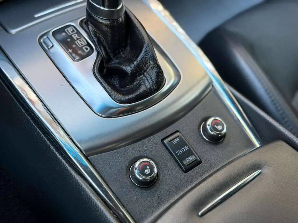 Used 2015 INFINITI Q40 Base AWD 4dr Sedan w/ Navigation Package image 18