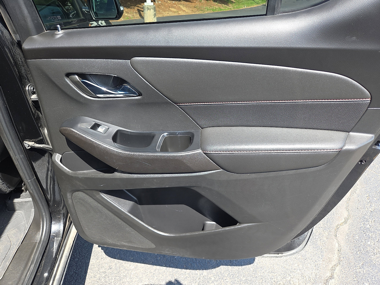 Used 2023 Chevrolet Traverse RS w/ LPO, Floor Liner Package AWD/4WD image 19
