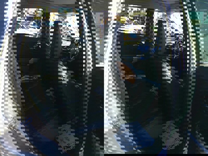 Used 2018 Jeep Cherokee Latitude Plus w/ Comfort/Convenience Group image 15