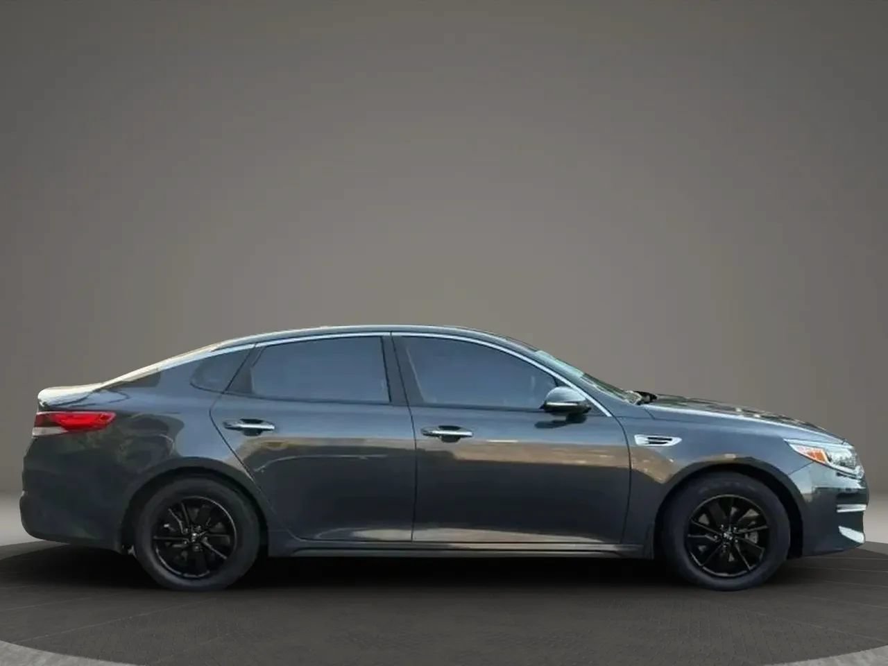 Used 2016 Kia Optima LX FWD image 4
