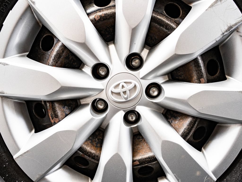 Used 2015 Toyota Corolla LE FWD image 8