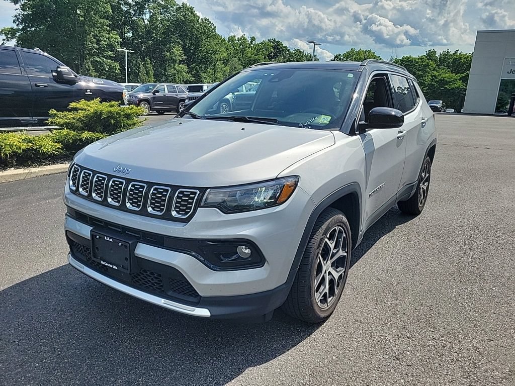 Used 2024 Jeep Compass Limited AWD/4WD image 13