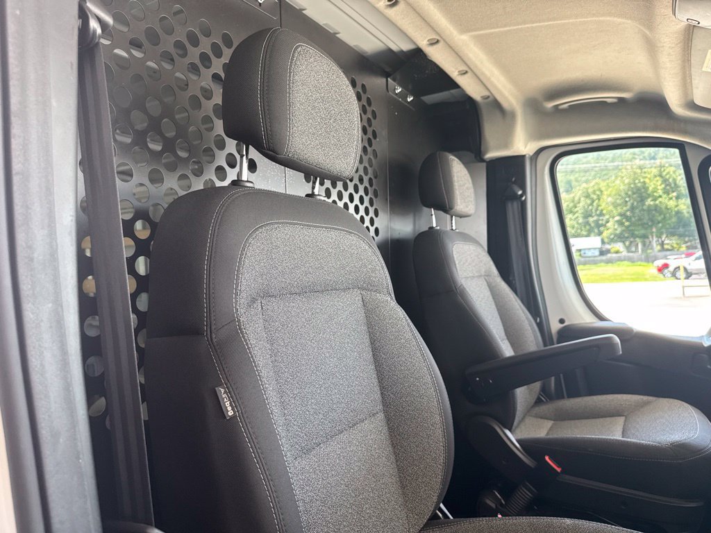 Used 2025 RAM ProMaster 2500 w/ U-Haul Equipment Group FWD image 12