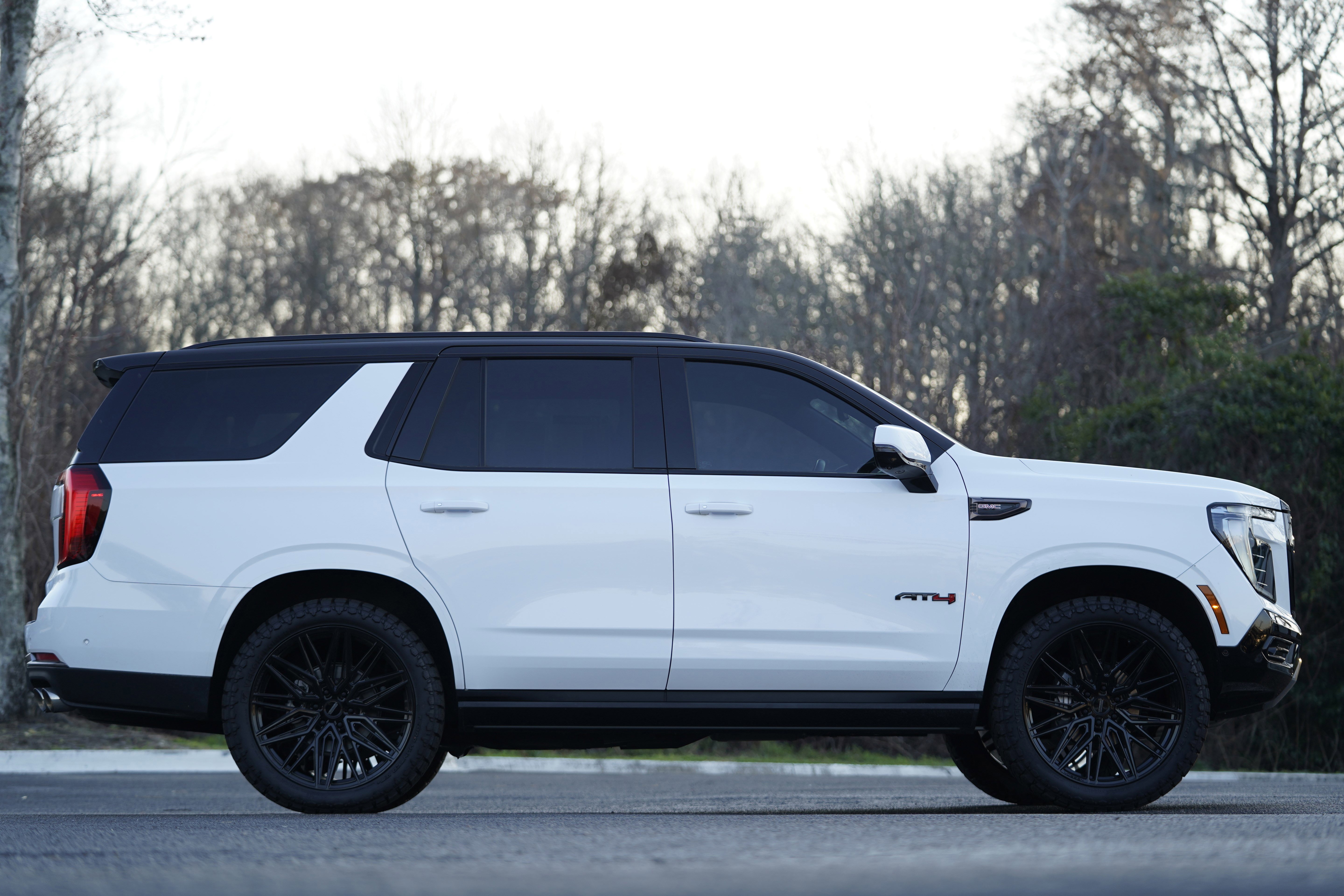 Used 2025 GMC Yukon AT4 Ultimate image 8