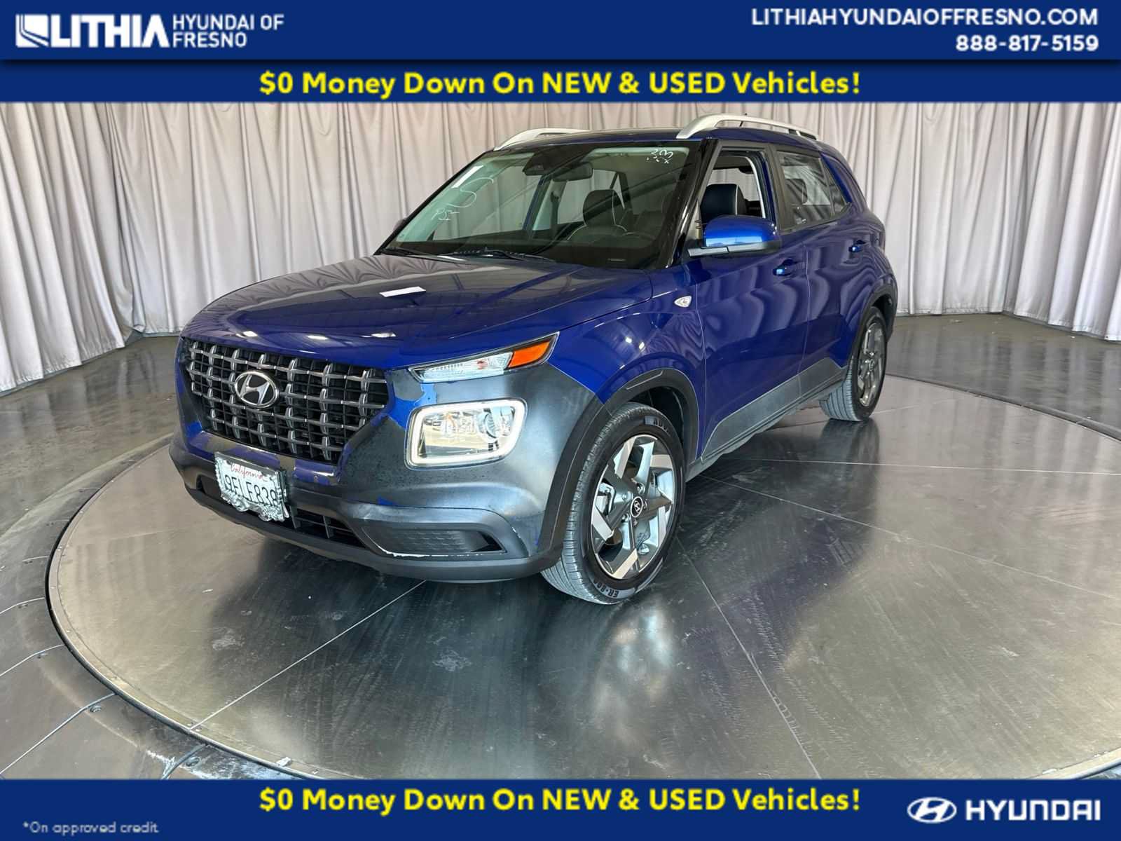 Used 2023 Hyundai Venue Limited FWD image 1