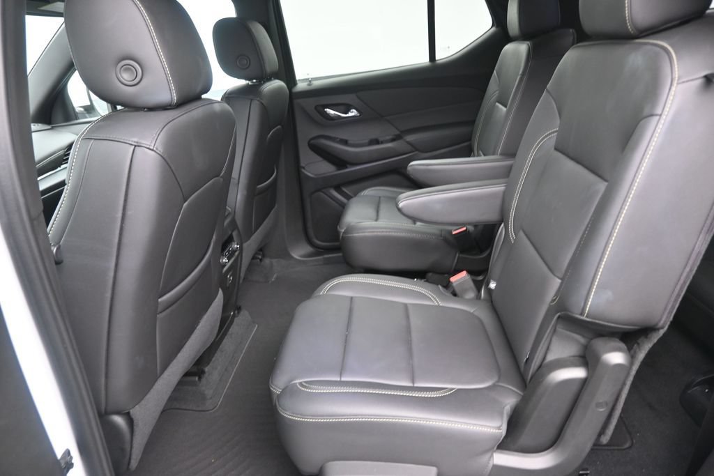 Used 2023 Chevrolet Traverse LT FWD image 14
