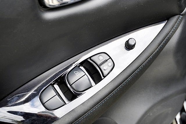 Certified 2025 Nissan Leaf SV Plus FWD image 32