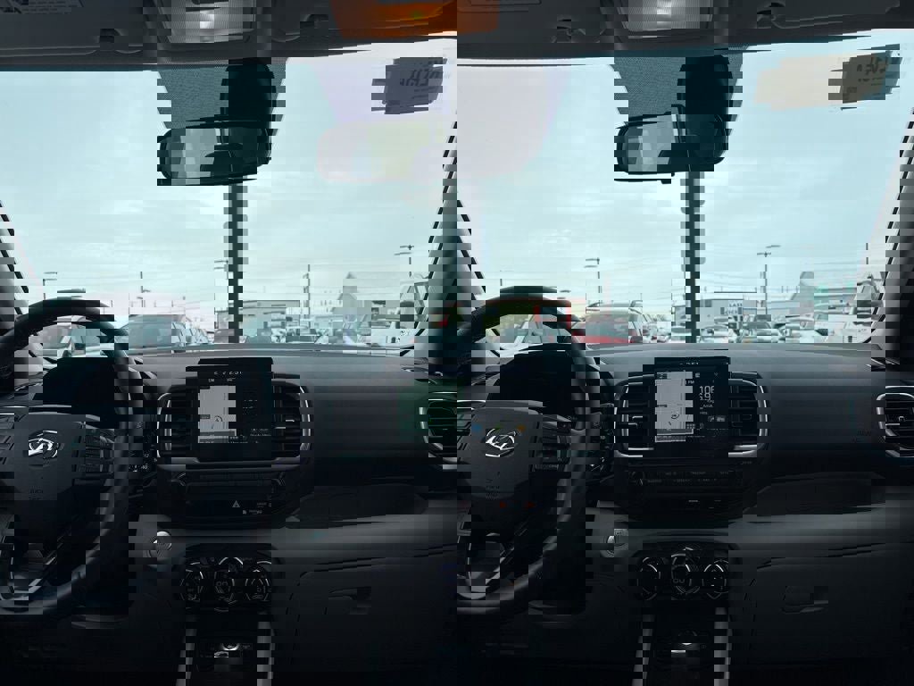 Used 2020 Hyundai Venue image 13