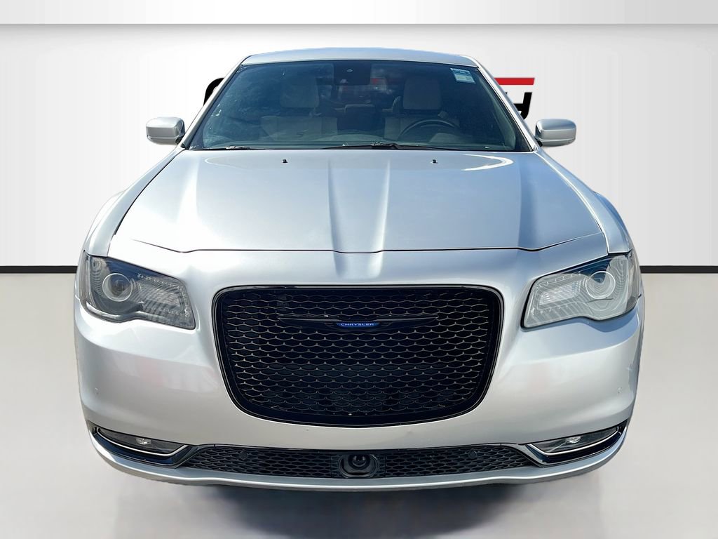 Used 2019 Chrysler 300 S w/ Safetytec Plus Group image 2