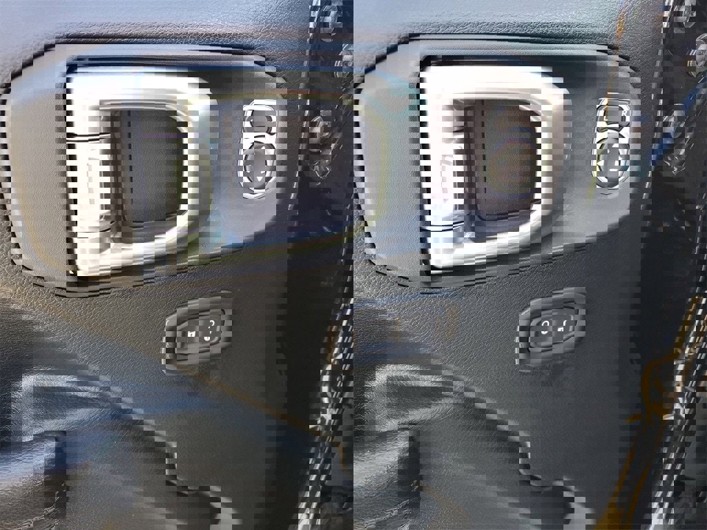 Used 2020 Jeep Gladiator Sport w/ Quick Order Package 24S image 9