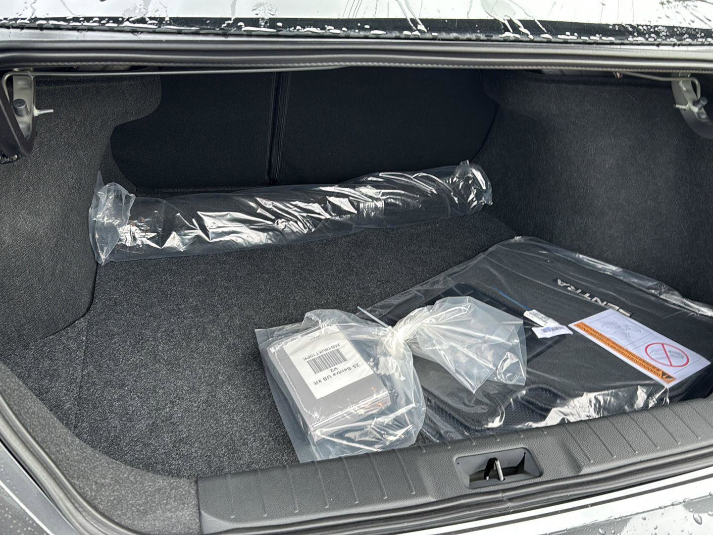 New 2025 Nissan Sentra SR w/ SR Premium Package image 31