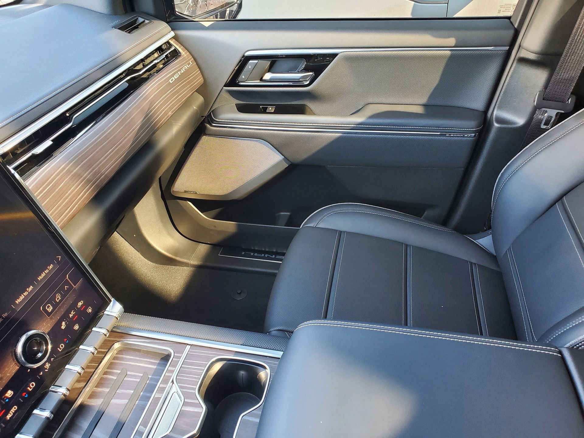 Used 2024 GMC Sierra EV Denali image 26