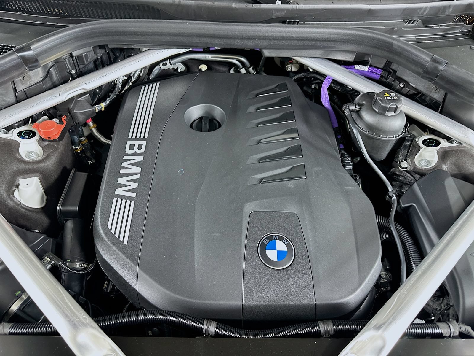 New 2027 BMW X7 xDrive40i w/ M Sport Package AWD/4WD image 13