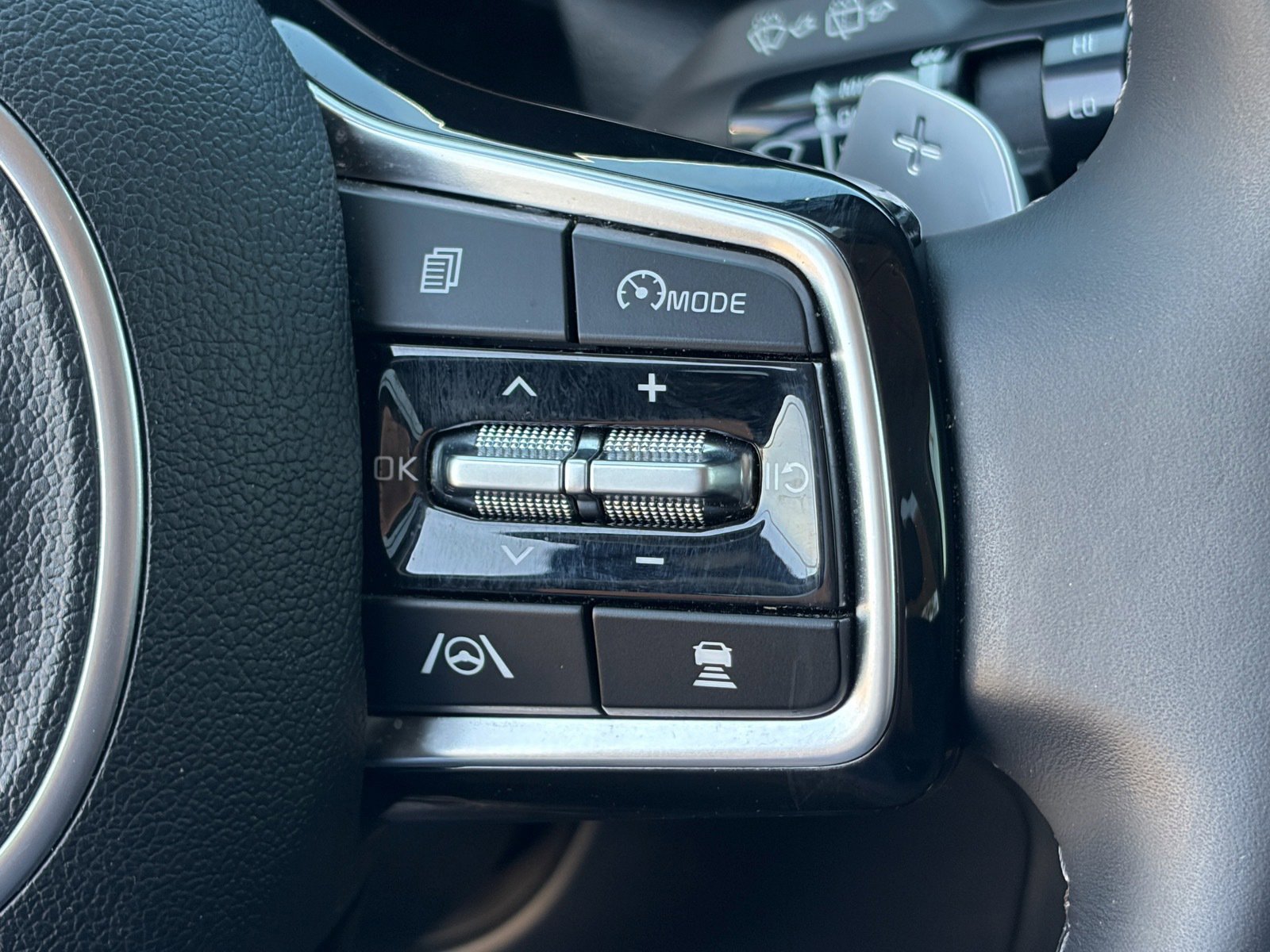 Certified 2023 Kia Sorento EX image 23