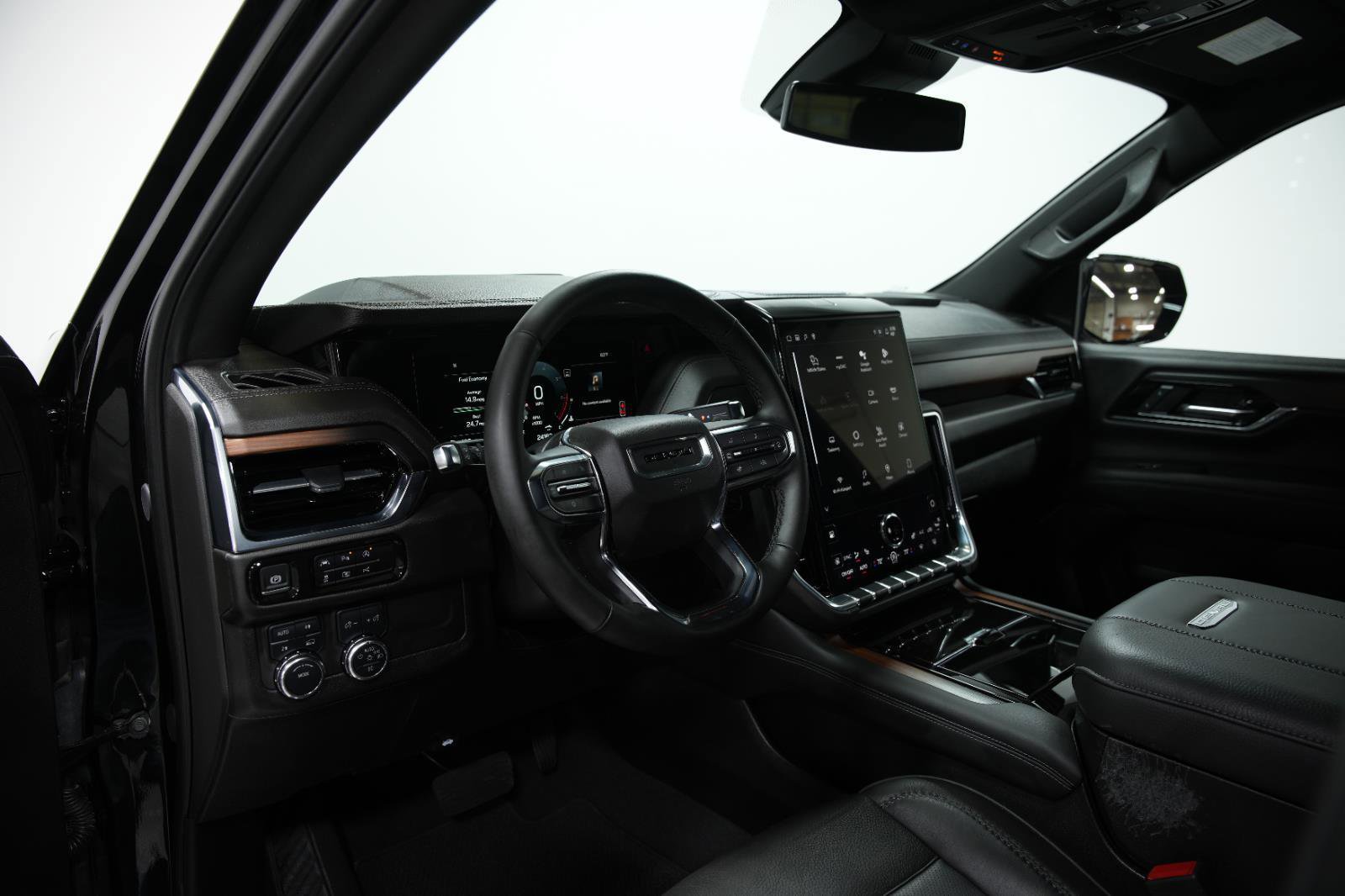 Used 2025 GMC Yukon Denali AWD/4WD image 31