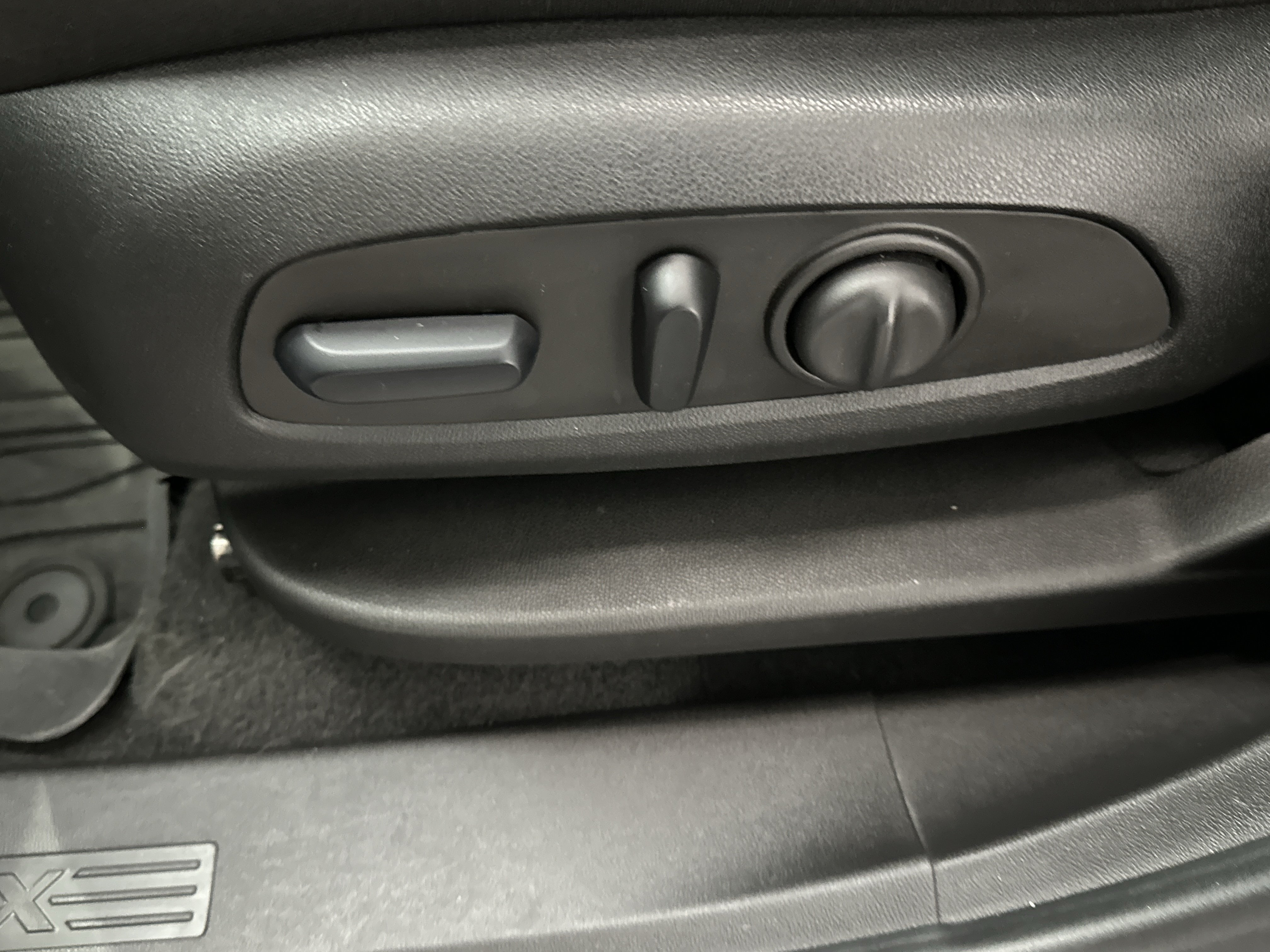 Used 2023 Chevrolet Equinox LT w/ LPO, Floor Liner Package AWD/4WD image 21