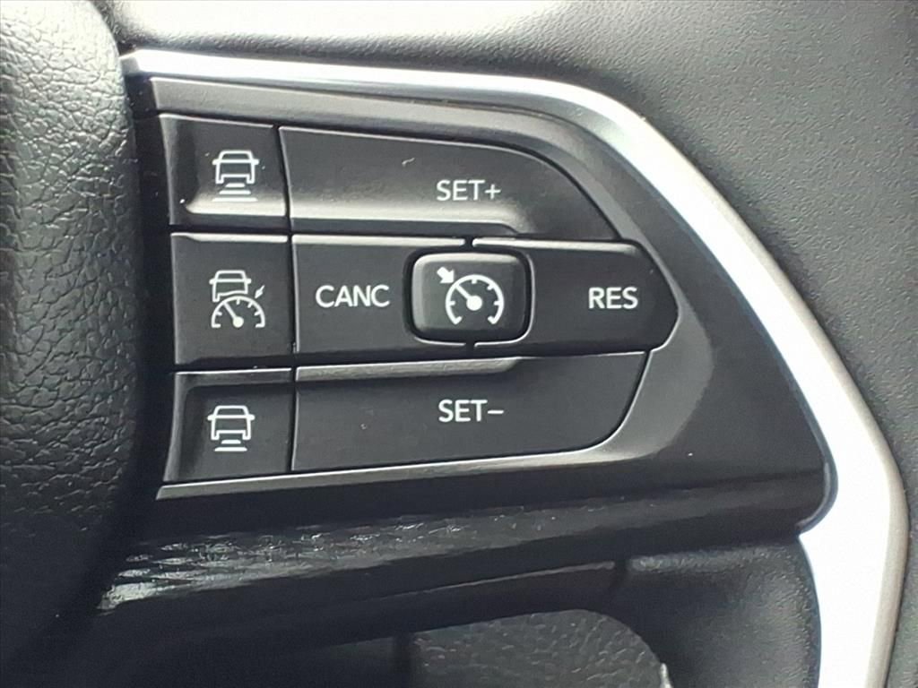 Certified 2025 Jeep Grand Cherokee Altitude image 11