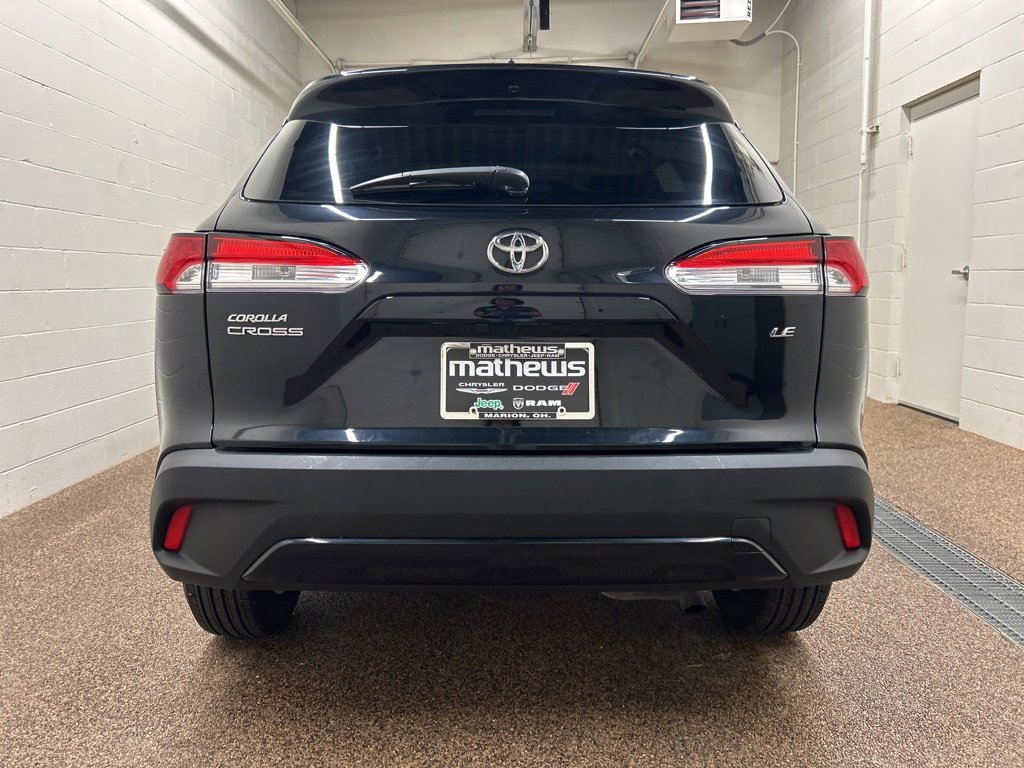 Used 2024 Toyota Corolla Cross LE image 3