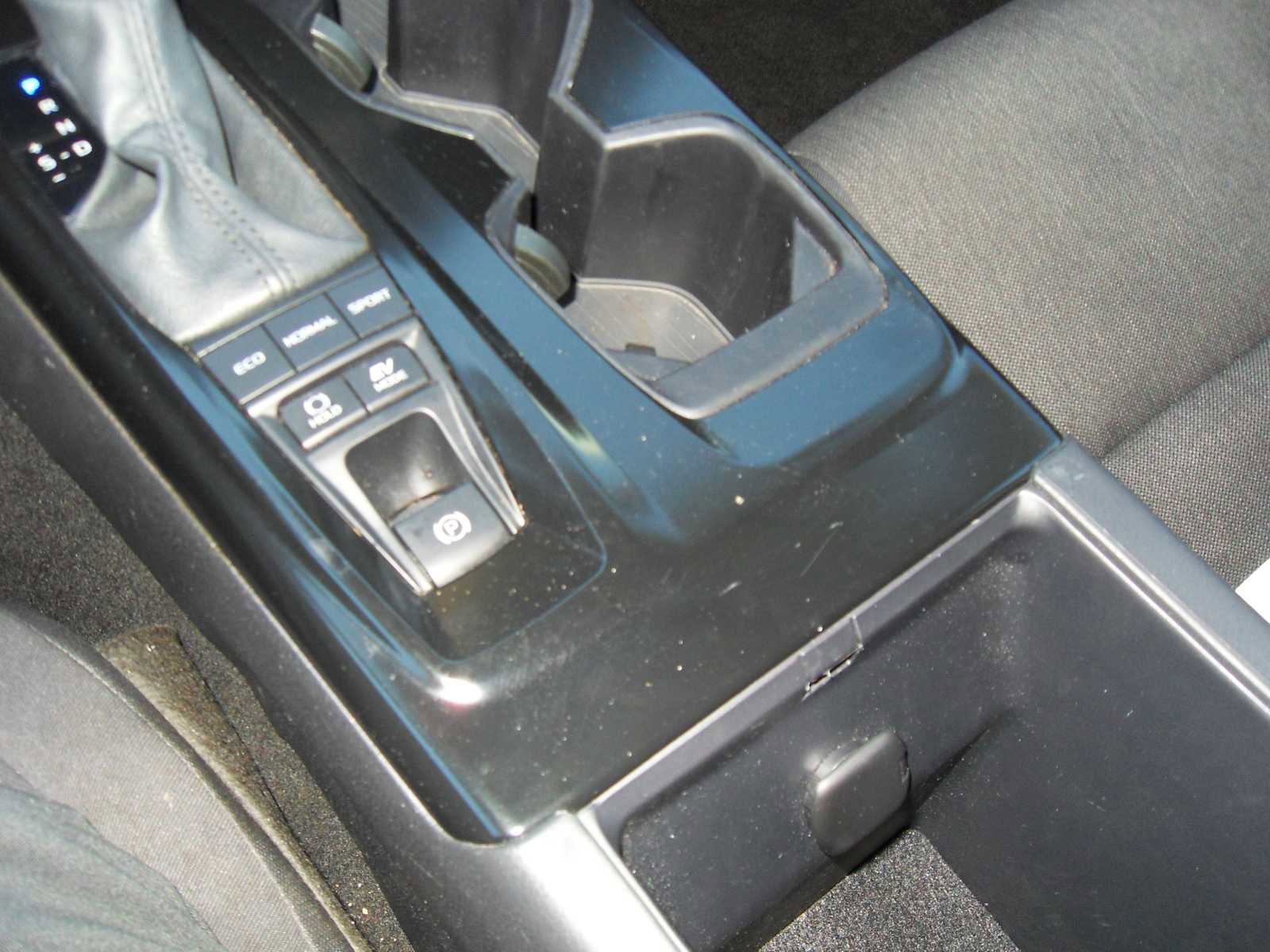 Used 2025 Toyota Camry LE image 33