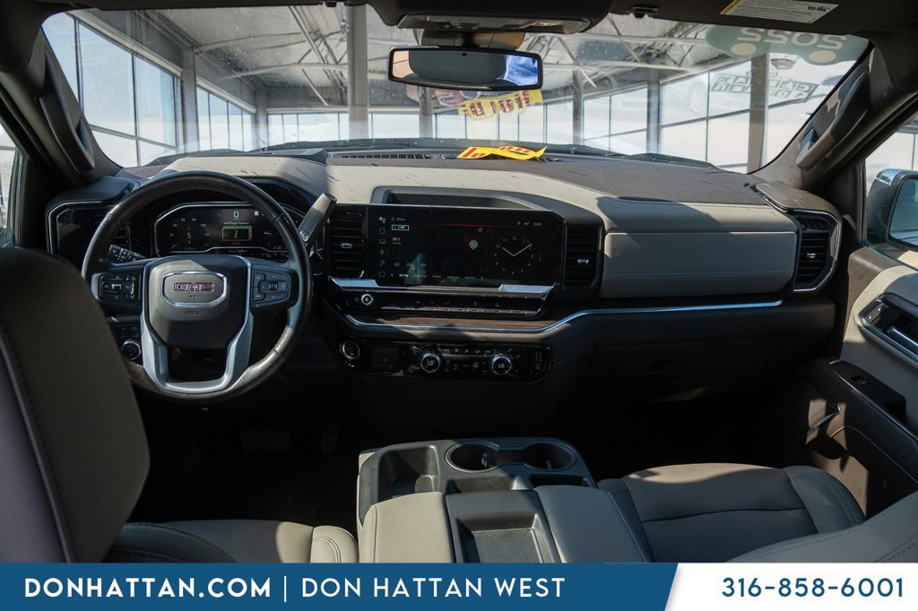 Used 2022 GMC Sierra 1500 SLT AWD/4WD image 4