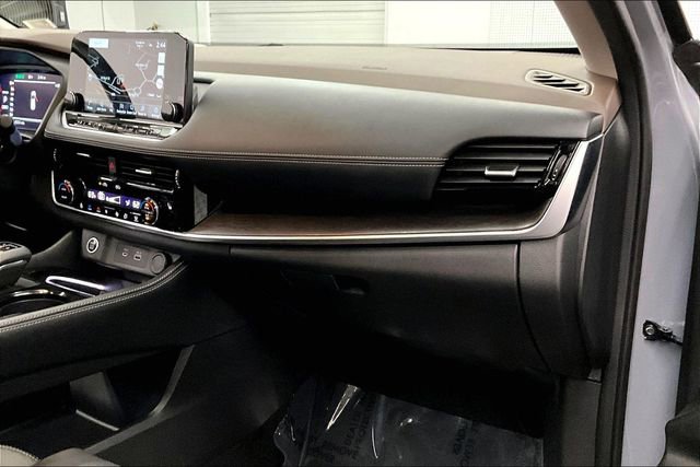 Used 2023 Nissan Rogue Platinum w/ Platinum Premium Package AWD/4WD image 19