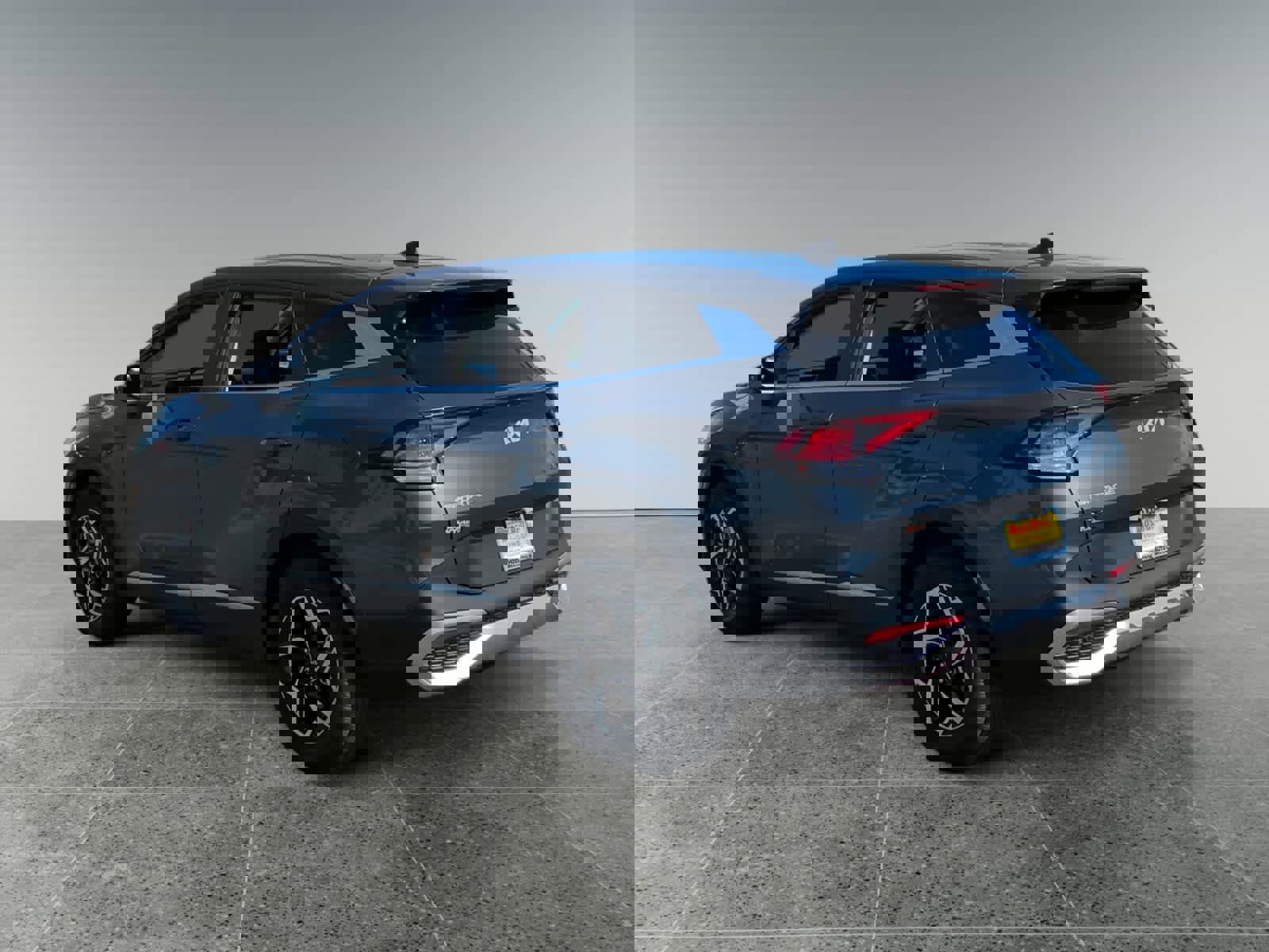 Used 2023 Kia Sportage LX image 3