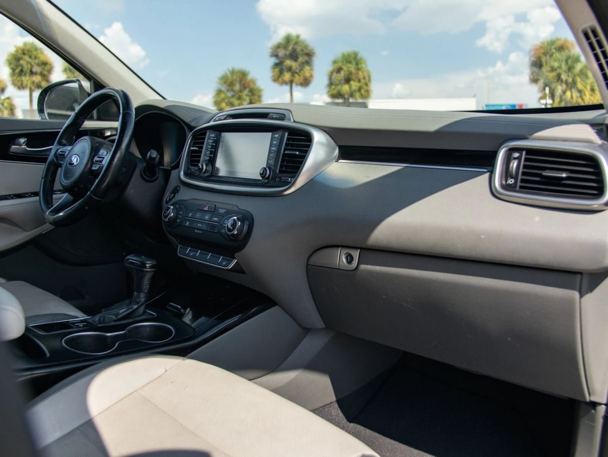 Used 2016 Kia Sorento SX FWD image 25