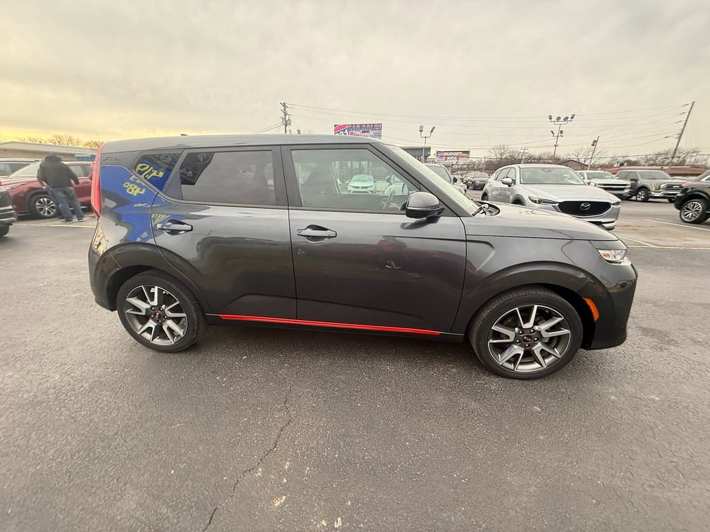 Used 2021 Kia Soul GT-Line image 2