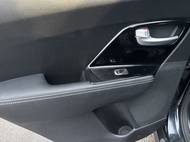 Used 2022 Kia Niro EX w/ Cold Weather Package image 31