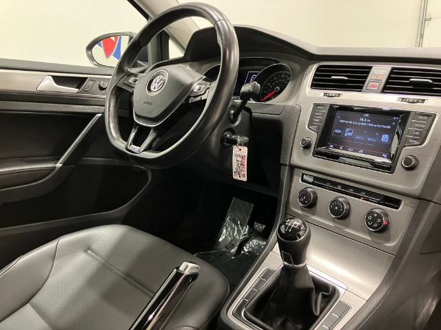 Used 2015 Volkswagen Golf S FWD image 44