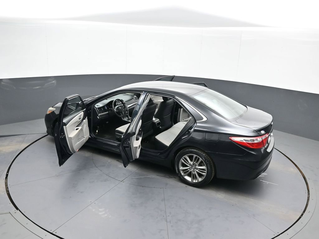 Used 2016 Toyota Camry SE image 42