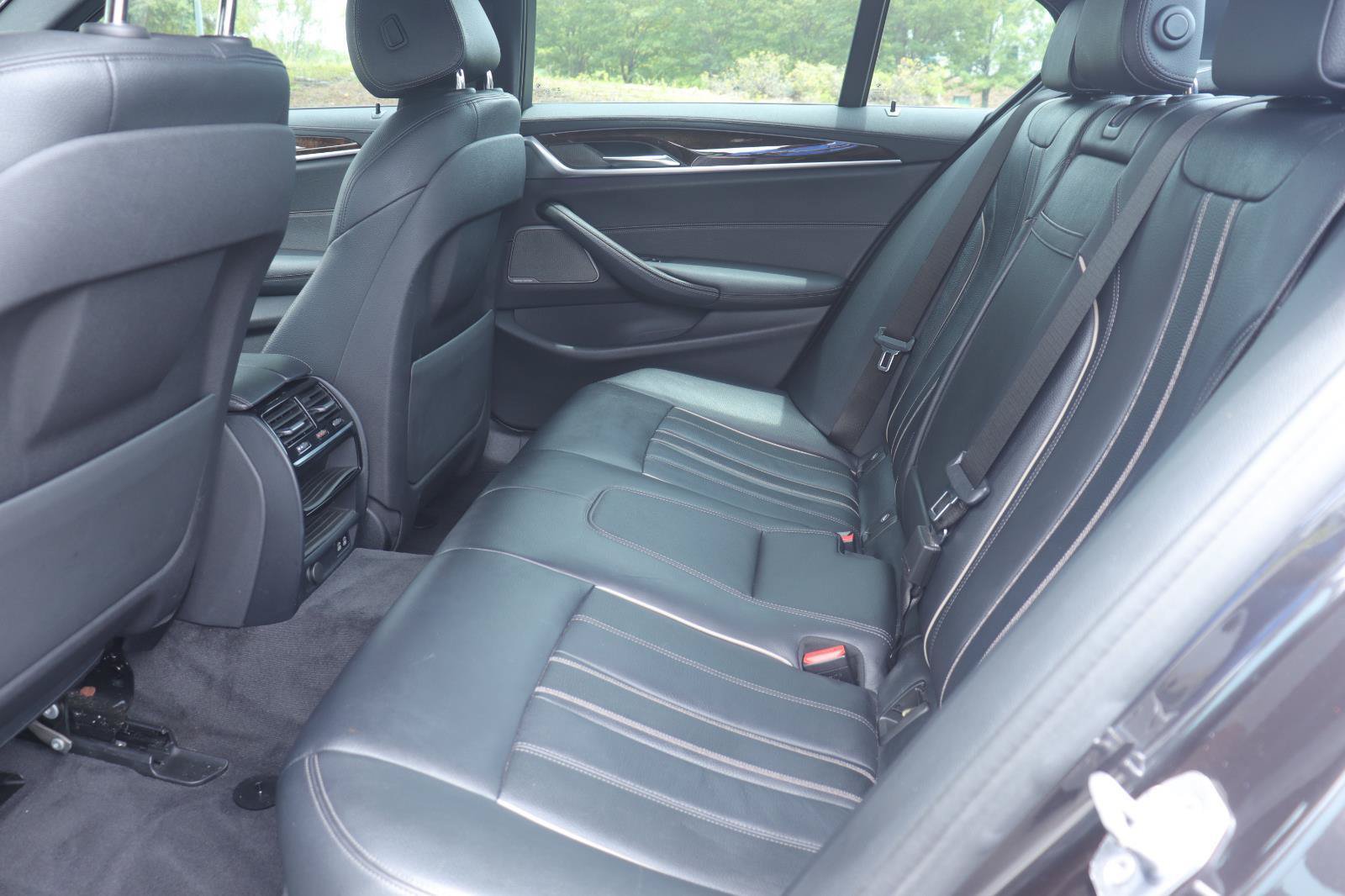 Used 2020 BMW 540i w/ M Sport Package RWD image 12