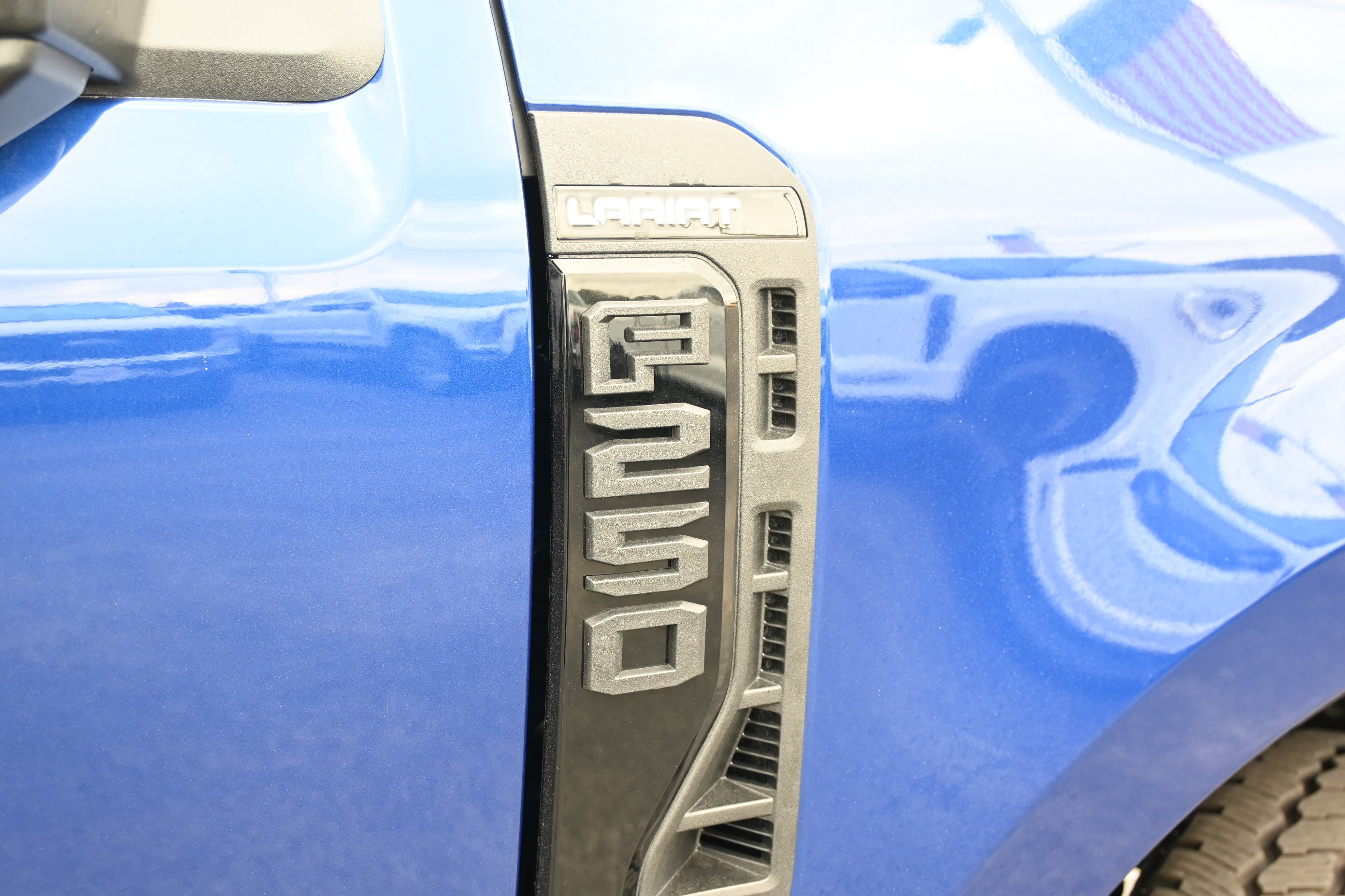 New 2026 Ford F250 Lariat w/ Black Appearance Package image 11