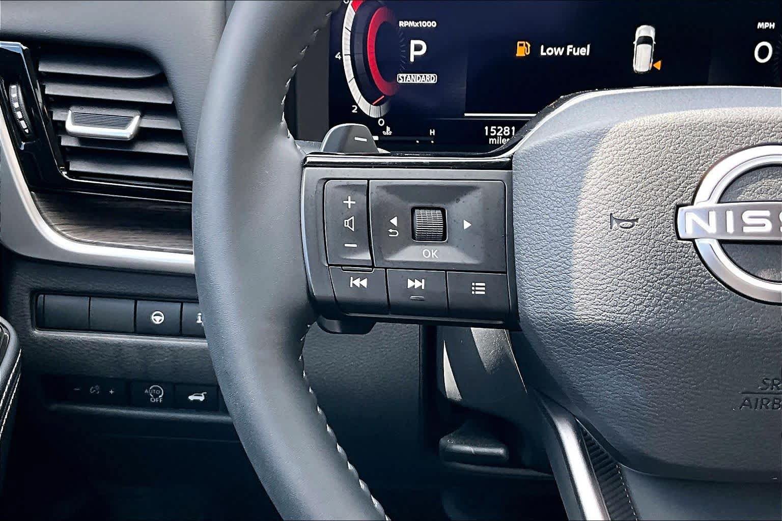 Certified 2025 Nissan Rogue Platinum w/ Platinum Premium Package FWD image 24