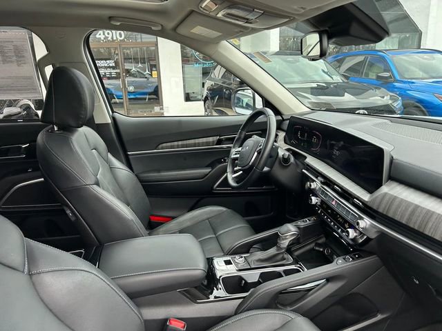 Used 2024 Kia Telluride EX w/ EX Captain's Chair Package image 31