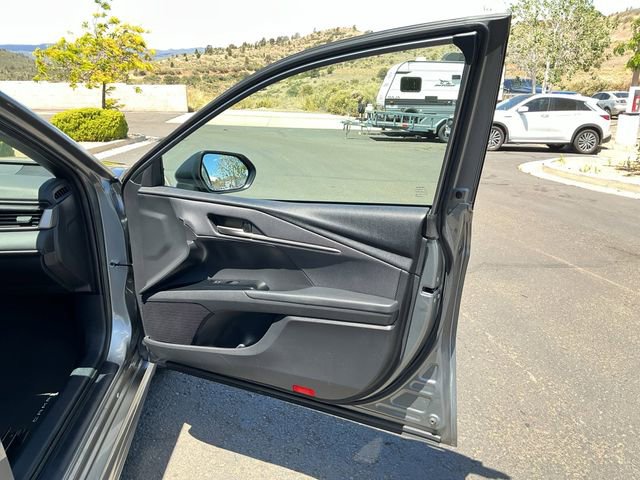Used 2025 Toyota Camry SE w/ Multimedia Upgrade Package FWD image 15