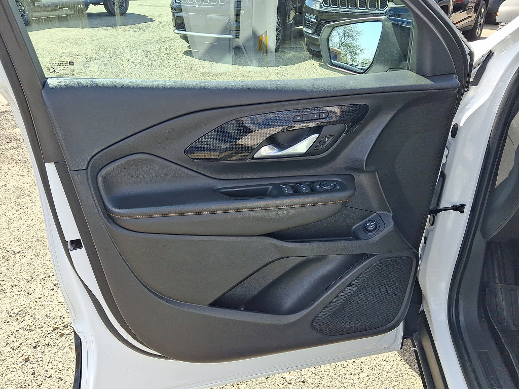 Used 2022 GMC Terrain AT4 w/ LPO, Floor Liner Package AWD/4WD image 41