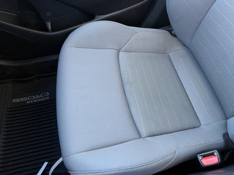 Used 2024 Toyota Corolla Cross SE w/ Moonroof Package image 27