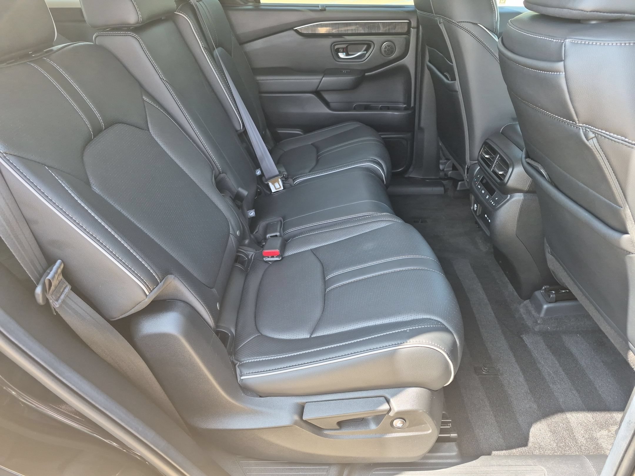 Certified 2025 Honda Pilot Elite image 32