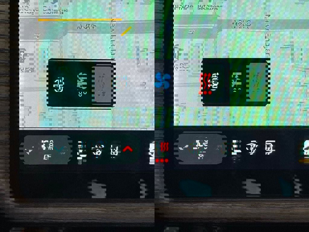 Used 2022 Rivian R1T Adventure image 38