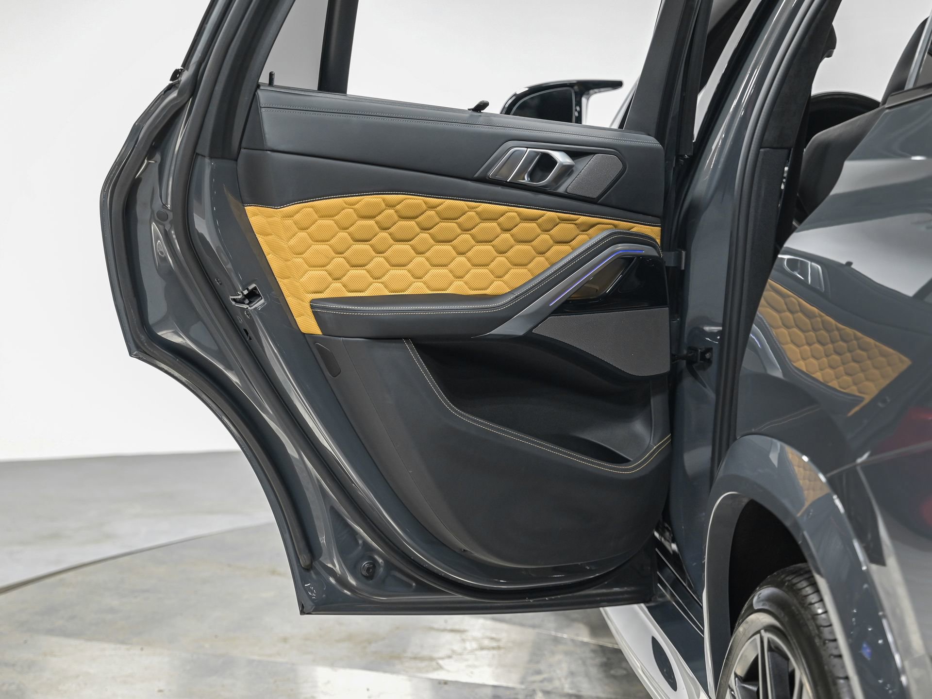 Used 2023 BMW X6 M w/ Competition Package AWD/4WD image 26