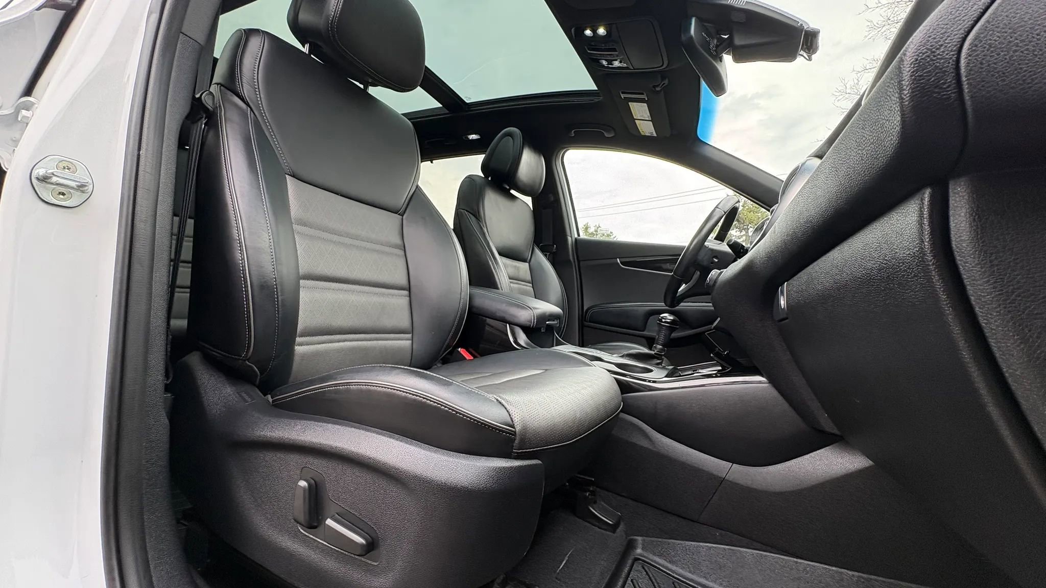 Used 2016 Kia Sorento SX w/ SXL Technology Package image 32