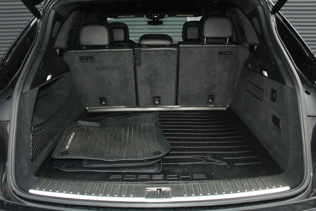 Used 2019 Porsche Cayenne Turbo AWD/4WD image 12