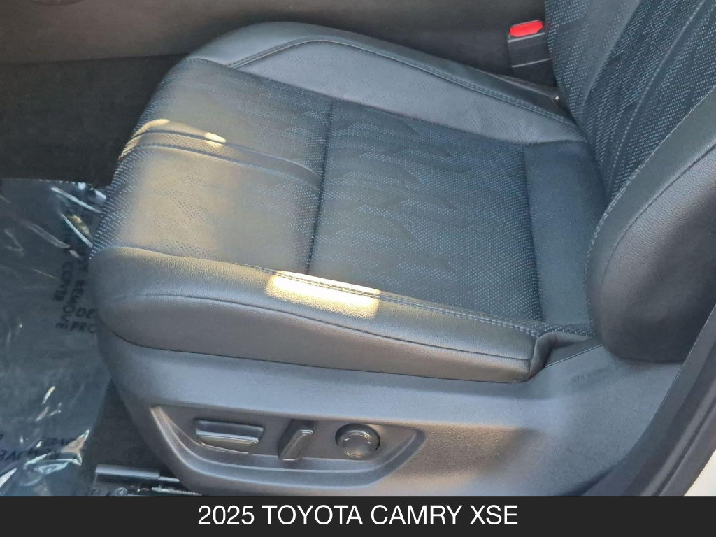 Used 2025 Toyota Camry XSE FWD image 14