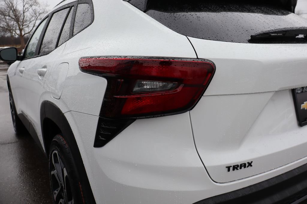 New 2026 Chevrolet Trax RS w/ Sunroof Package image 27